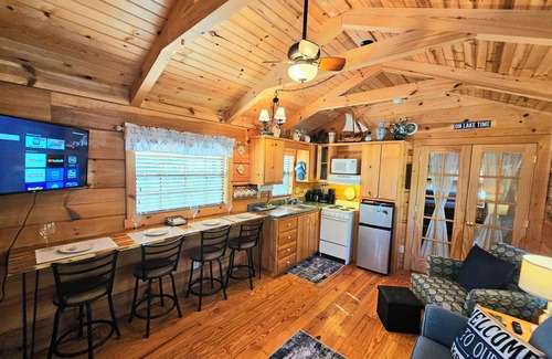 Sevierville Cabina | Smoky Mountain Lake Group Cabins on Douglas Lake