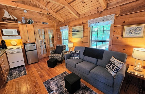 Sevierville Cabina | Smoky Mountain Lake Group Cabins on Douglas Lake