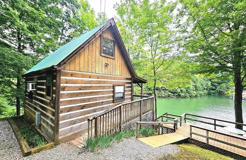 Sevierville Cabina | Smoky Mountain Lake Group Cabins on Douglas Lake