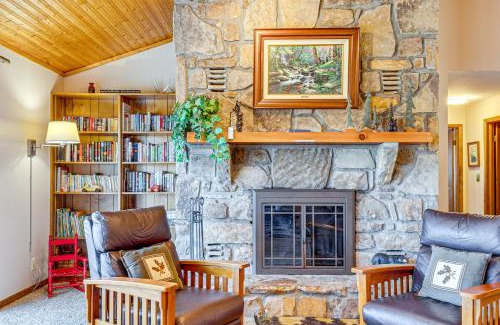 Gatlinburg - Pigeon Forge Casa | Smoky Mountain Views Spacious Home with EV Charger