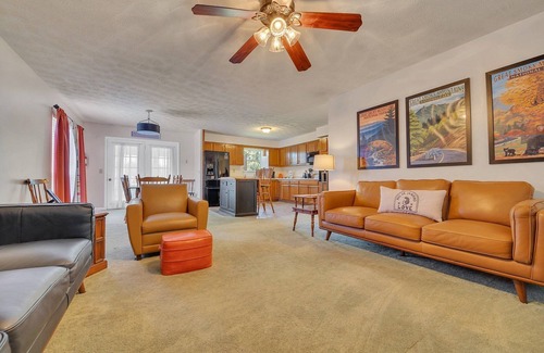 Kodak Casa | Smoky Mtn Retro / Ideal for Weekend Getaways & Extended Stays