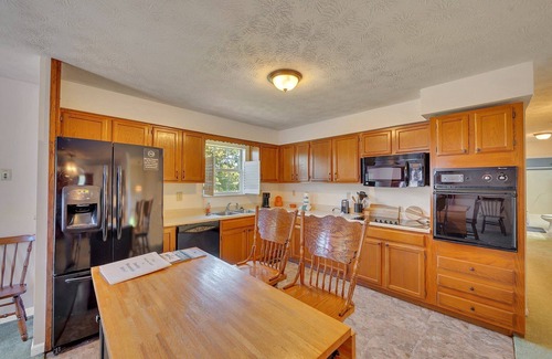 Kodak Casa | Smoky Mtn Retro / Ideal for Weekend Getaways & Extended Stays
