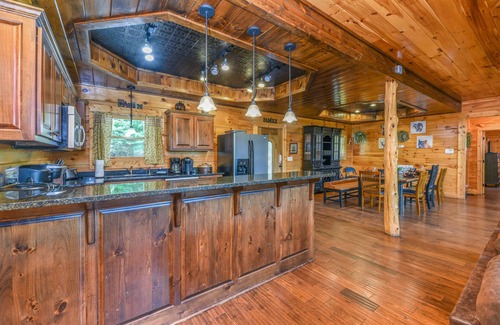 Pigeon Forge Cabina | SmokyStays 6 Bedroom Cabin
