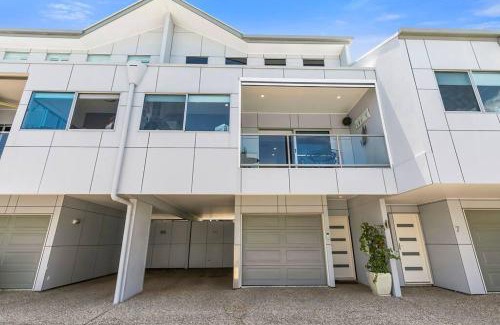 Bellara Apartamento | Smooth Sailing -Modern 2 bedroom apartment!