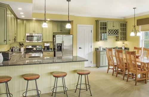 Jeffersonville Condominio | Smugglers Notch 4-bedroom, 4 bathroom Presidential condo in the North Hill Comm.