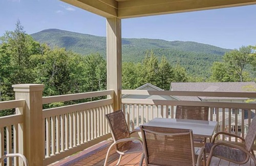 Jeffersonville Condominio | Smugglers Notch 4-bedroom, 4 bathroom Presidential condo in the North Hill Comm.