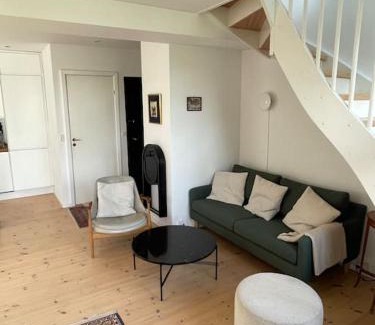 Snekkersten Apartamento | Smuk lejlighed med sundkig lige ved stranden