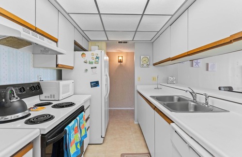 New Smyrna Beach Condominio | Smyrna Beach Club 208A Roomy Condo Delight