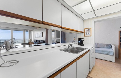 New Smyrna Beach Condominio | Smyrna Beach Club 208A Roomy Condo Delight