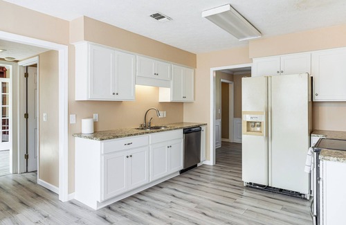 Smyrna Casa | Smyrna Home w/ Private Yard: 25 Mi to Nashville!