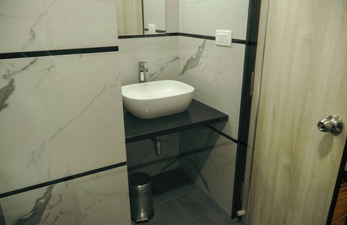 Agara Hotel | Snap Inn Rooms By The Buzz House