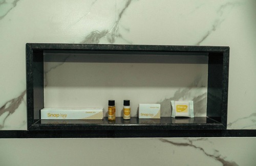 Agara Hotel | Snap Inn Rooms By The Buzz House