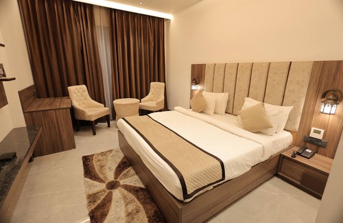 Taj Ganj Hotel | SNJ TAJ GRAND HOTEL