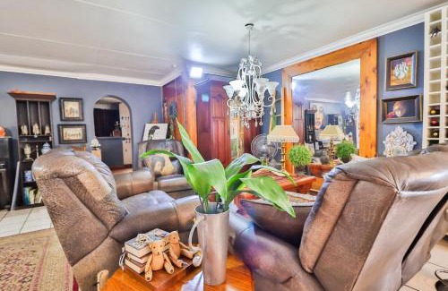 Secunda Casa | Snooze-A-Lot Guesthouse