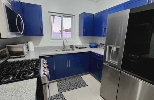 Lucea Casa | Snooze at Oceanpointe - 10 minute walk to the beach