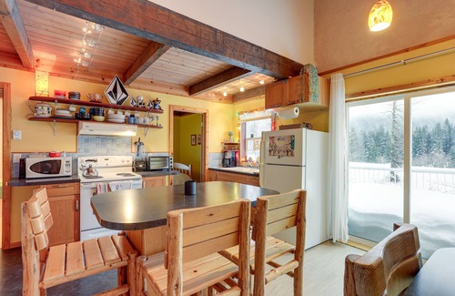 Snoqualmie Pass Cabina | Snoqualmie Pass Cabin w/ Deck: Walk to Ski Lift