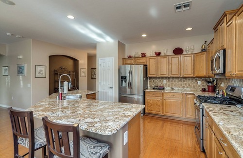 Rancho Sahuarita Casa | SNOW BIRDS WELCOME Charming 3-bedroom house Del Webb 55+ Community Sahuarita