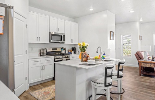 Ivins Casa | Snow Canyon Escape * Extended Stays * Furnished * Pool and Hot Tub