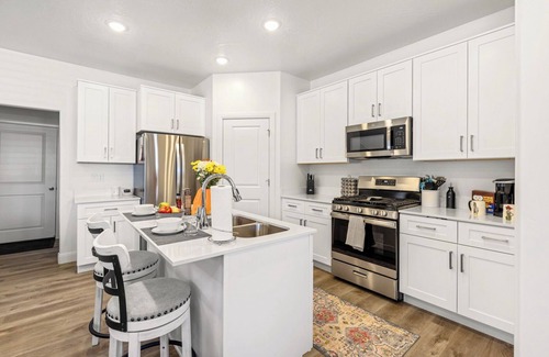 Ivins Casa | Snow Canyon Escape * Extended Stays * Furnished * Pool and Hot Tub