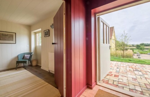 Saxmundham Casa | Un granero bellamente renovado con vistas a los terrenos en huelga y tierras de cultivo