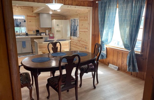 Vanderbilt Cabaña | Snow his here sled from your door Cozy 3 bedroom cottage in town-pet friendly!