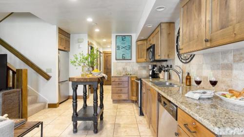 North Park City Casa | Snow King by AvantStay Close to the Slopes w Hot Tub