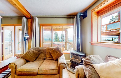 Snow Pine Estates Apartamento | Snow Leopard's Retreat