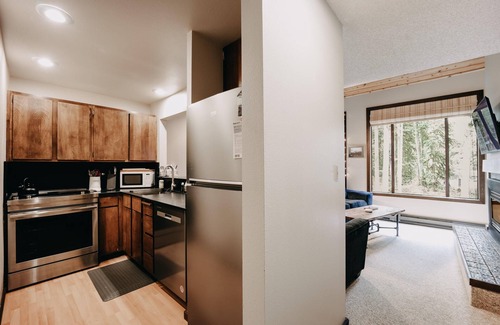 Glacier Condominio | Snowater Condo #14 - Blissful Relaxation!