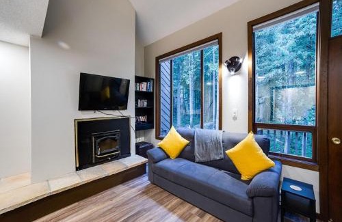 Glacier Apartamento | Snowater Condo #68 - Wi-Fi - Dishwasher - Sleeps 4