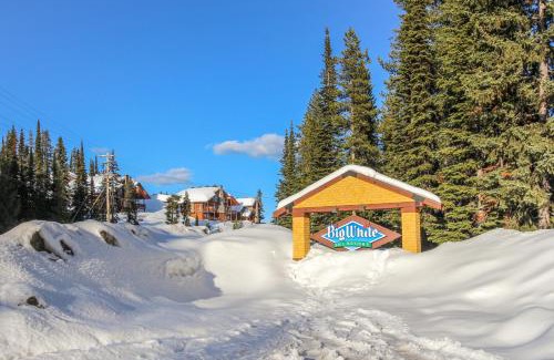 Snow Pine Estates Casa | Snowbanks 3