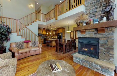 Snow Pine Estates Casa | Snowbanks 3