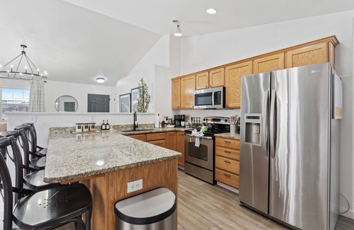 Ogden Casa | SnowBasin, Breakfast, Pets, Massage, BBQ, 30+