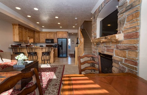 Ogden Casa | Snowbasin Haven LS42 | Hot Tub | Lake | Pool