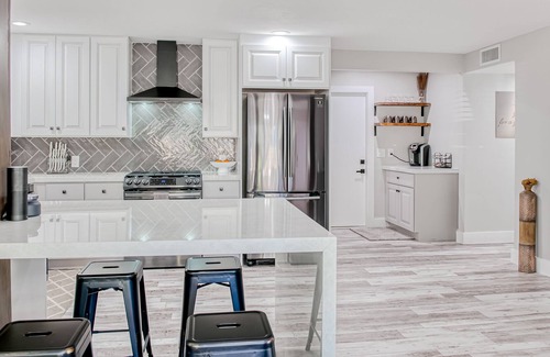 Poiciana Park II Casa | Snowbird-friendly duplex with free WiFi, central AC & shared W/D - dogs welcome