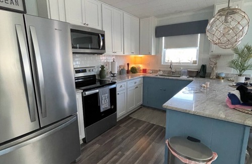 Gulf Shores Casa | SNOWBIRDS dream house on the canal in the heart of Gulf Shores Walk to the beach