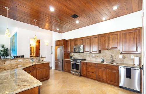 Holiday Shores Casa | Bonus Game Room - BBQ - RV Garage - Beautiful River Views