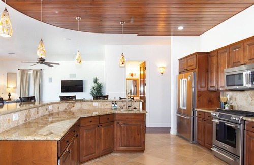 Holiday Shores Casa | Bonus Game Room - BBQ - RV Garage - Beautiful River Views