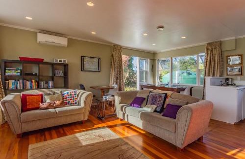 Rangataua Casa | Snowcano Cottage - Rangataua Holiday Home
