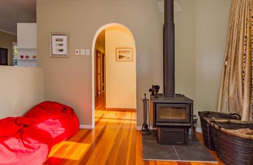 Rangataua Casa | Snowcano Cottage - Rangataua Holiday Home