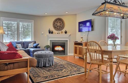 Killington Apartamento | SnowDen Ski On Ski Off at Pico Fireplace