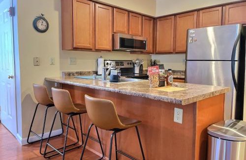Killington Apartamento | SnowDen Ski On Ski Off at Pico Fireplace