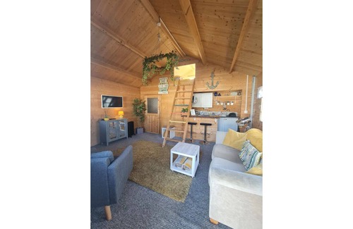 Dinas Cabina | Snowdonia Sea view Beach Cabin
