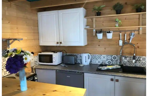 Dinas Cabina | Snowdonia Sea view Beach Cabin