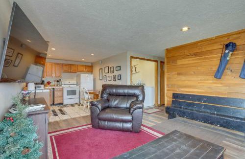 Ghent Apartamento | Snowed Inn Cozy Winterplace Ski-InandSki-Out Cabin