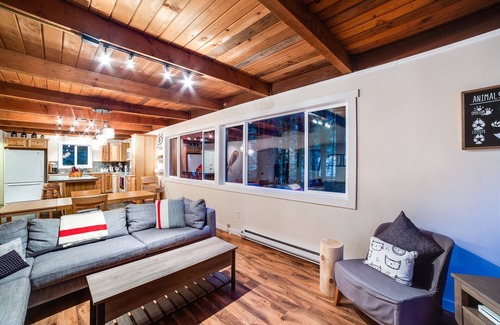 Glacier Casa | Cabaña Snowline 66: jacuzzi, Wi-Fi, 3 habitaciones, capacidad para 10 personas