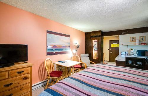 Glacier Apartamento | Snowline Lodge Condo #46 - Free Wi-Fi - Sleeps 2