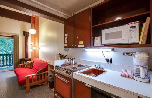 Glacier Apartamento | Snowline Lodge Condo #56 - Fireplace - Loft
