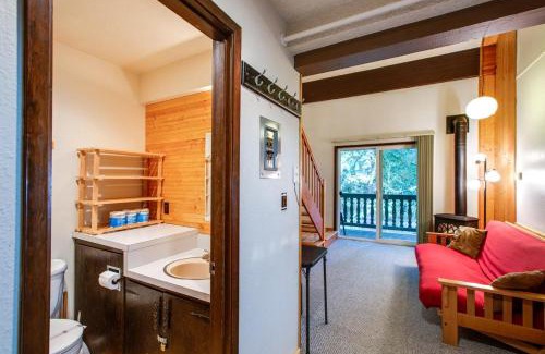 Glacier Apartamento | Snowline Lodge Condo #56 - Fireplace - Loft