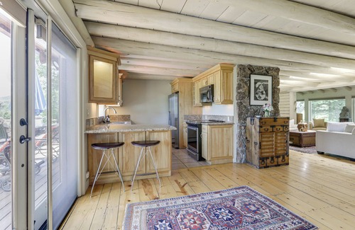 Snowmass Village Casa | ¡Snowmass Home con bañera de hidromasaje, ducha de vapor y vistas al monte!