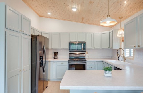 Elcho Cabina | Dock + Spacious Yard: Scenic Retreat on Post Lake